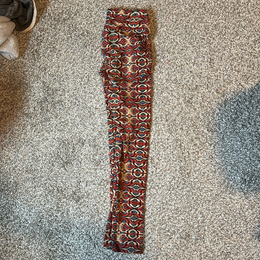 LulaRoe leggings 
one size 
never worn 
Multi Colored